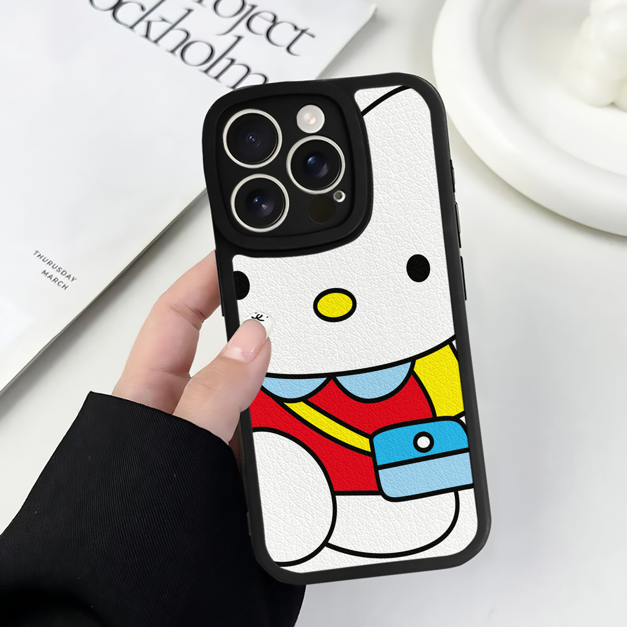 （画像用） Hello Kitty ハローキティ 【iPhone 16シリーズ対応】シリコンスマホケース（レザー調） 材質：シリコン